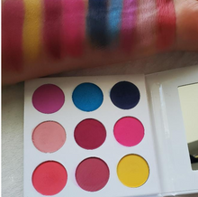 Load image into Gallery viewer, Amazing Beauty Eyeshadow Palette